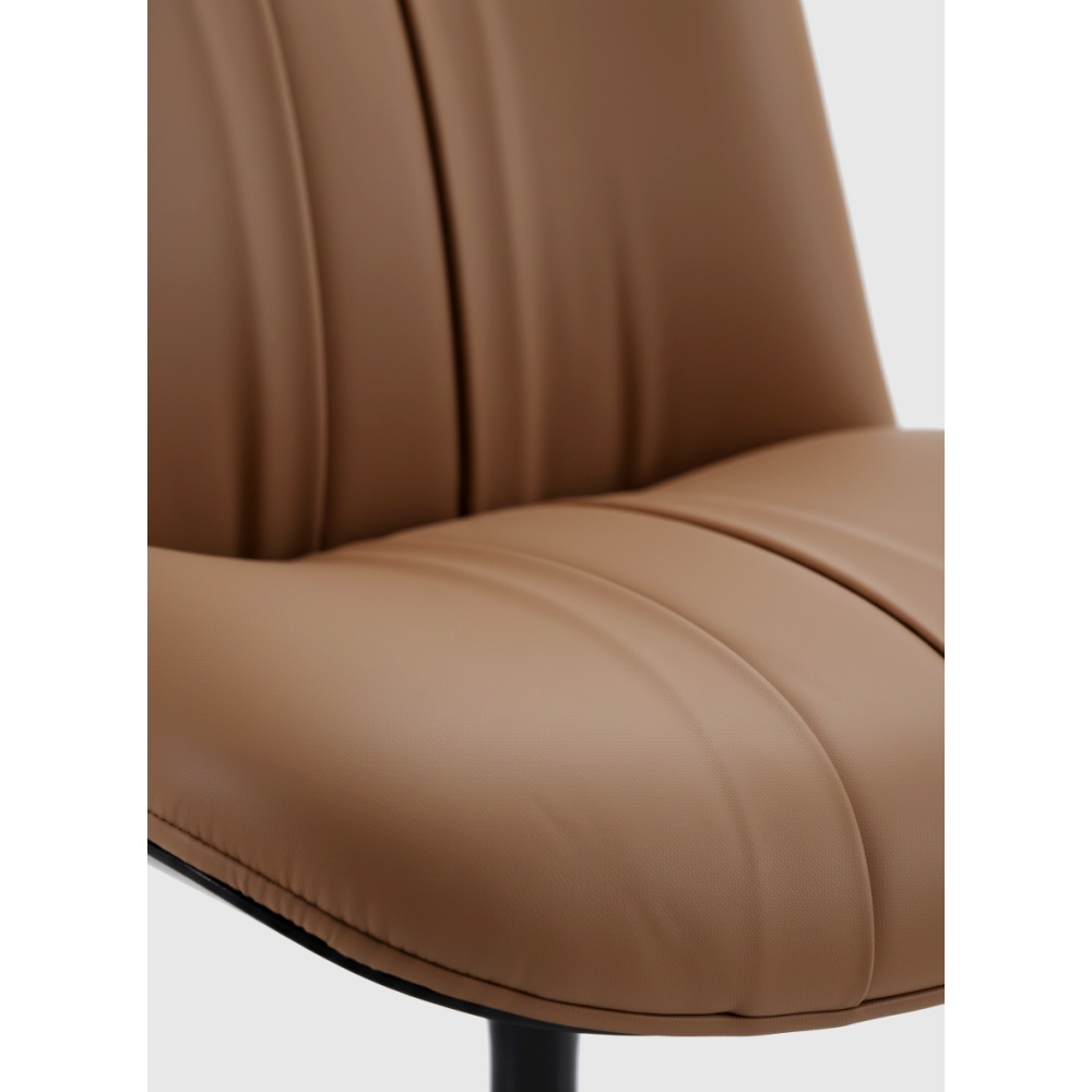 Chaise Kiss pivotante cuir camel | L'Empreinte - Chaises